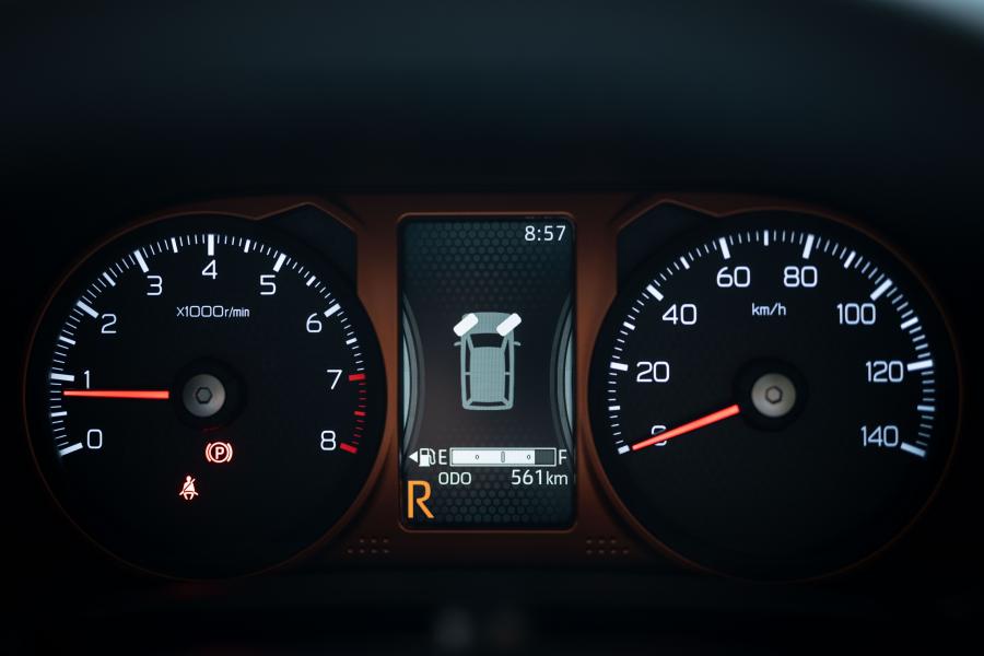 Панель приборов Daihatsu Taft 2020 года  (фото 19 из 34)